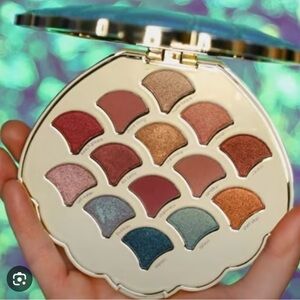 Tart be a mermaid make waves eyeshadow pallet